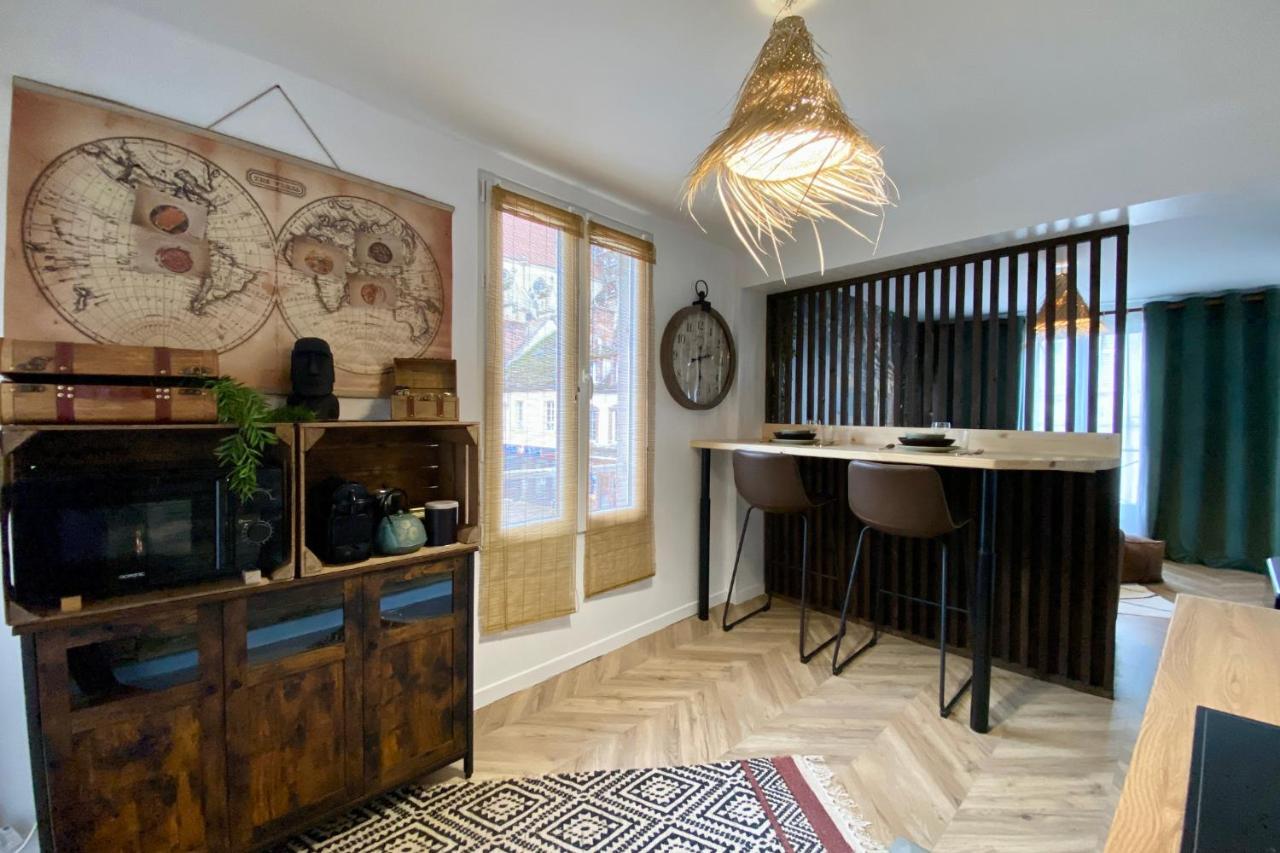 L'Expedition - Best Keys - Experience Unique - Deco Immersive - Lit Queen Size & Canape Convertible - Centre Ville - Netflix & Wifi Illimite - Check-In Autonome - Parking Gratuit Villeneuve-sur-Yonne エクステリア 写真
